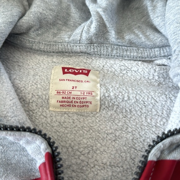2 great Levi size 2T sweatsuits - Picture 10 of 11